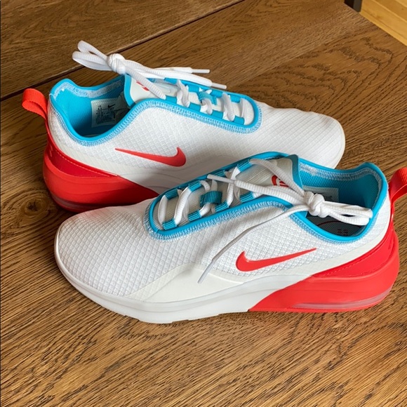 nike air max motion 2 red white and blue